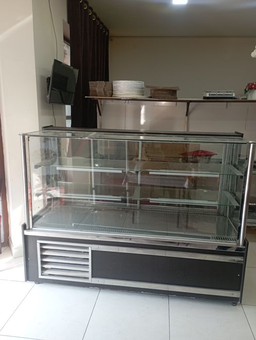 Холодильник витрина