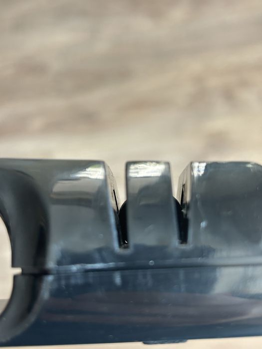 Точило за ноживе и ножици Samura