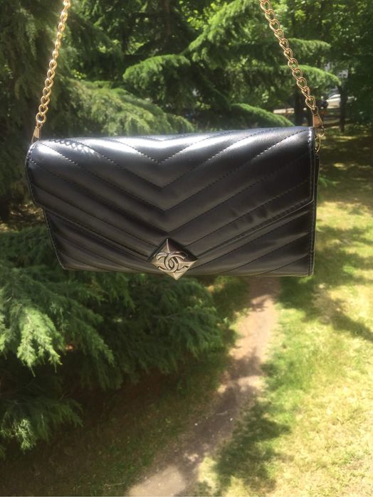 Елегантна клъч чанта в стил на Chanel
