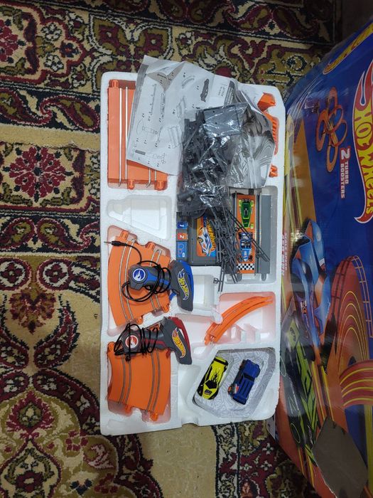 Продаётся трасса hot wheels Trassa hot wheels sotiladi