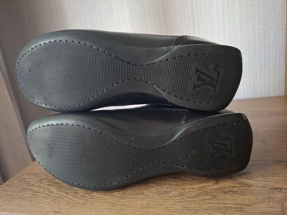 LOUIS VUITTON мъжки обувки 41 номер.