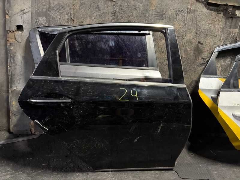 Дверь Genesis G80 2016