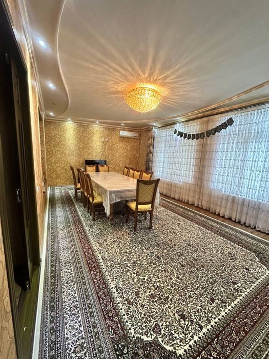 uchastka sotiladi chilonzor 20 kv ,5.7 sotix 7 ta xona