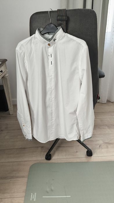 Cămașă de vânătoare albă de vânzare, nou