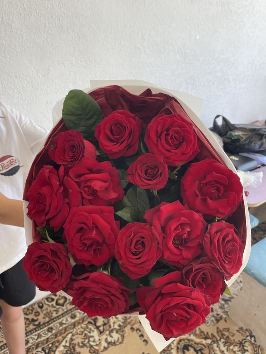 Цветы 16 штук розы