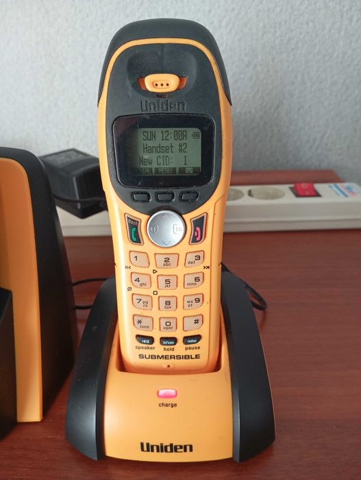 2в1.Продам радиотелефон две трубки на один телефонный номер.