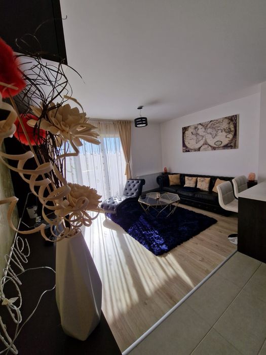 Inchiriez apartament 3 camere
