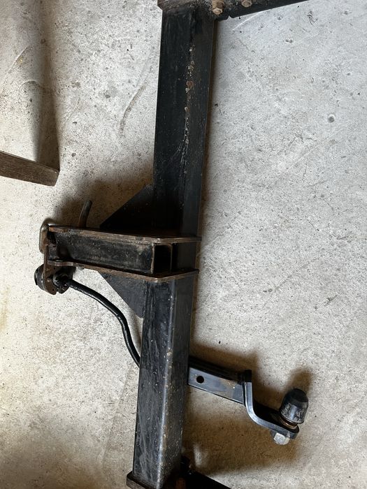 Фаркоп на Toyota hilux