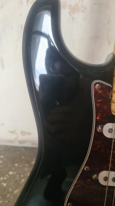 Fender American Performer Stratocaster FSR –Maple Neck,2-point Tremolo