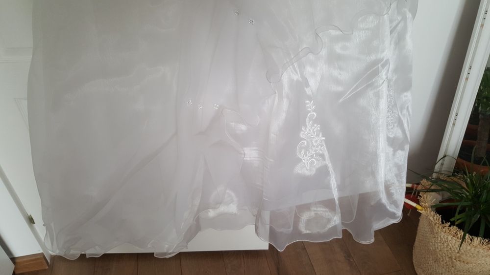 Vand rochie de mireasa