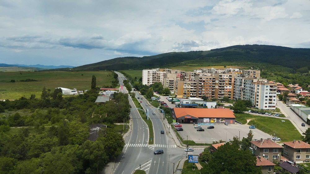 Продава се Двустаен апартамент в Радомир - 64 кв.м за 1076 €/кв.м - Снимка #11