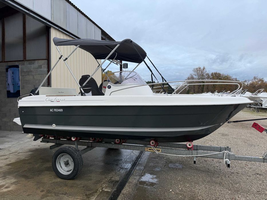 B2 Marine Cap Ferret 522 Sundeck
