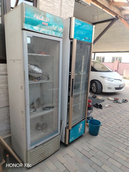 Продам ветринны холодильник