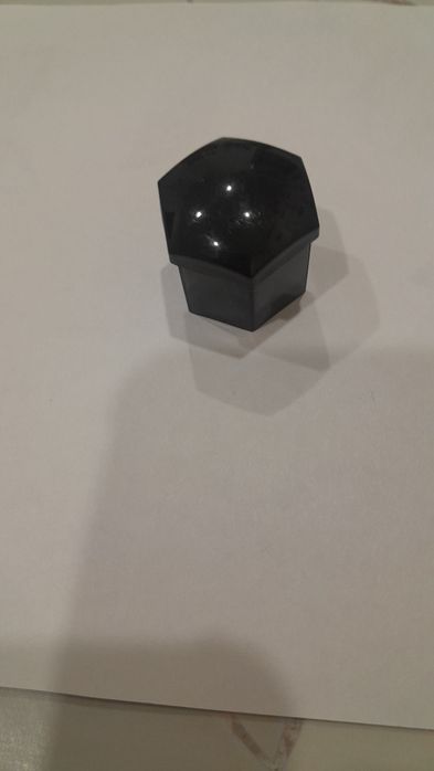 Продам колпачки на болты