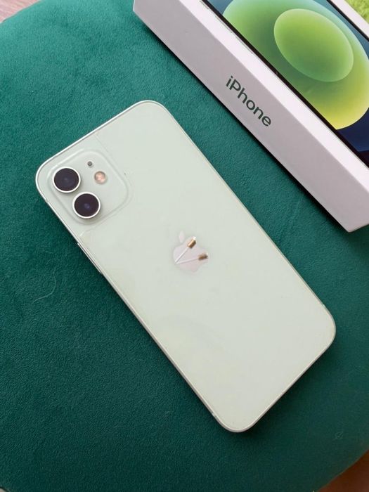 Продам Apple iPhone 12 на 64гб