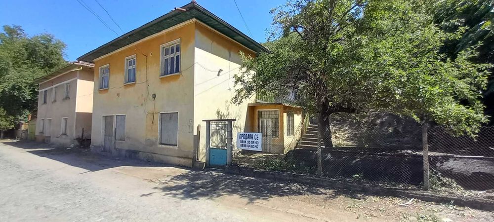 Къща за продажба в Горни Вадин на брега на река Дунав