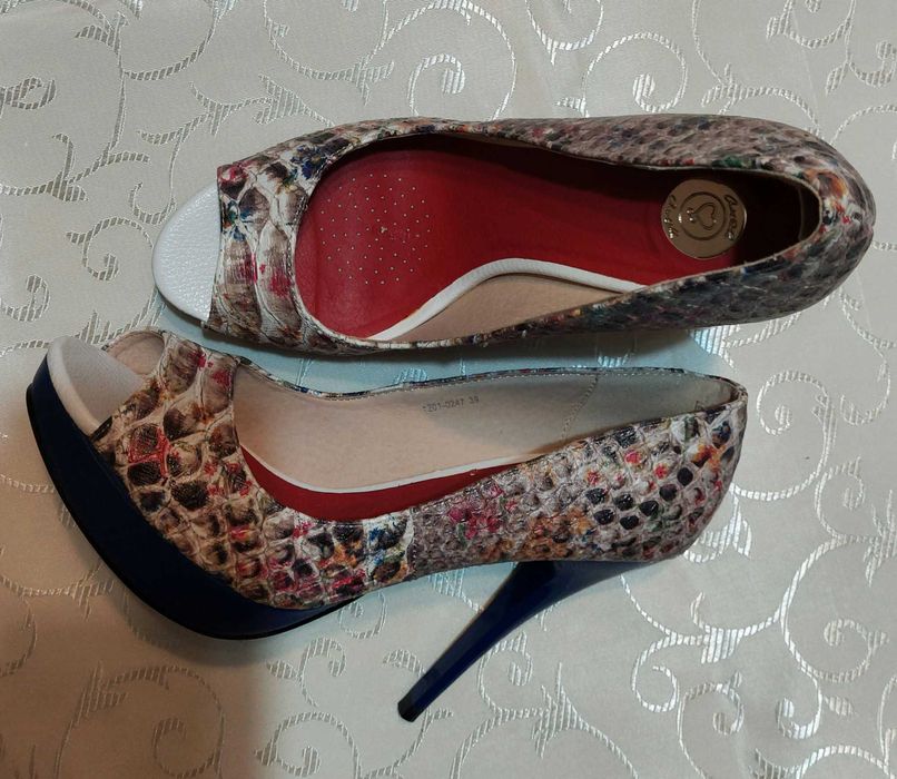 Pantofi dama cu platforma Nr 39 - NOI