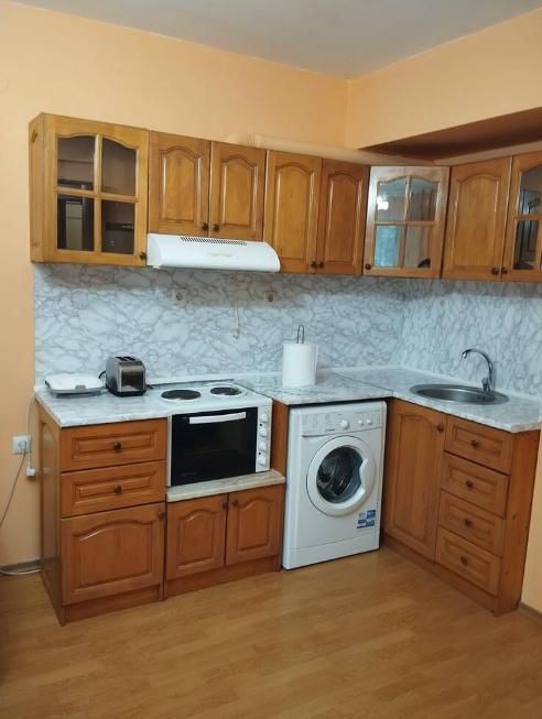 Дава се под наем Двустаен апартамент в Пловдив, Кършияка - 64 кв.м за 383 € - Снимка #2