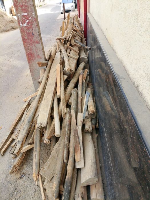 Uydan chiqqan tosinlar sotiladi uzunligi 3-4 metr.