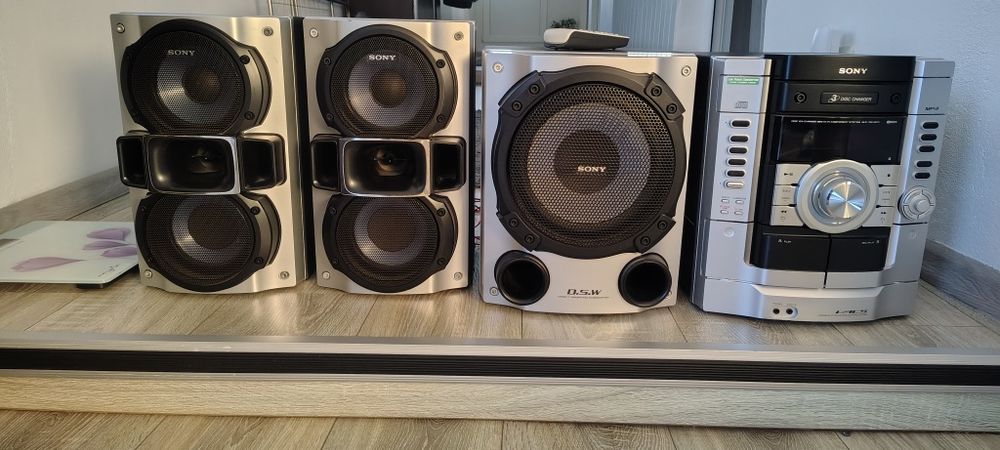 Combina Sony model HCD-RG 490