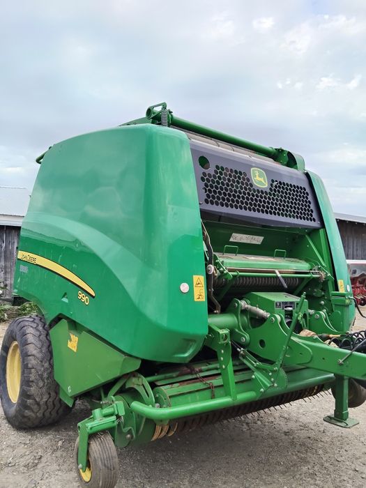Balotiera John Deere 990