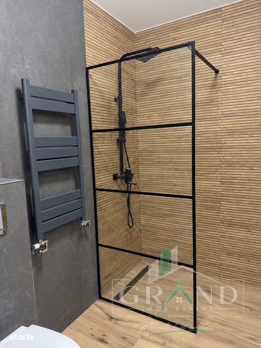 Apartament 3 camere de vanzare , Eroilor, Floresti.