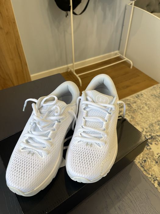 Кроссовки under armour