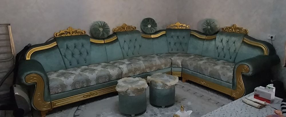 Divan kiresla xolati yangi