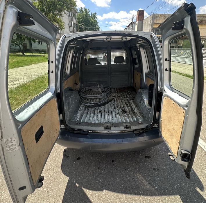 VOLKSWAGEN CADDY 2.0 SDI 2004 in stare buna