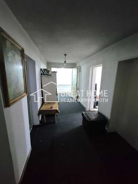 Двуетажна тухлена къща в живописното село Васил Левски!! Гараж!!