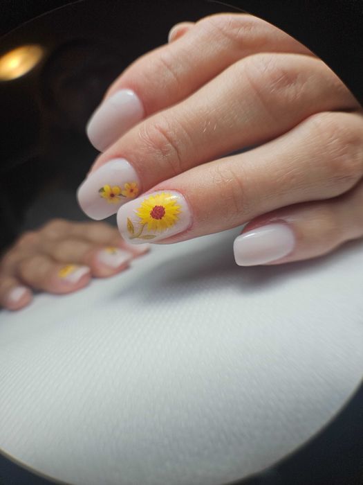 Manichiura ta, cartea ta de vizită – Redescoperă eleganța și îngrijirea profesională!