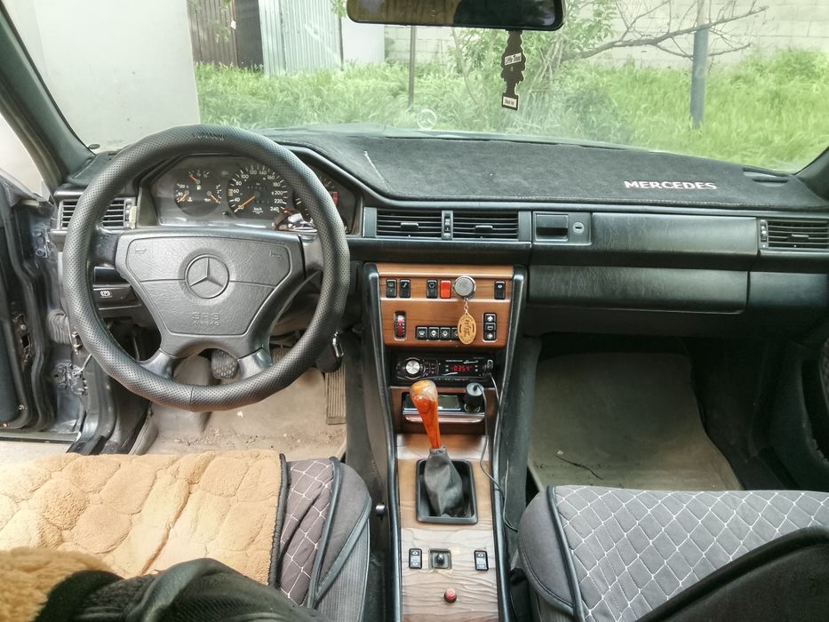 Мерседес Bens 124W