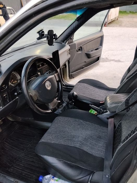 Nexia 2 sotiladi 2009 yil 30 mln 
2009 yil
Rangi Stalnoy
Polni