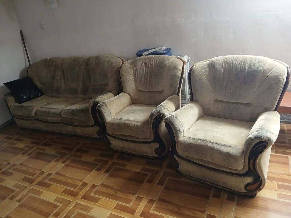 Отдам бесплатно диван