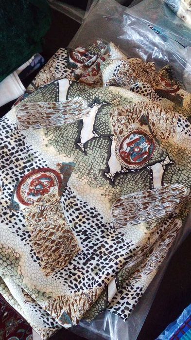 Ткани цветные шелк креп жоржет шифон.Цена 25 тыс 1 метр