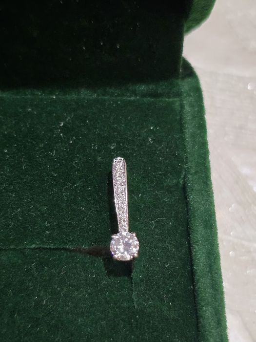 Серьги золотые с якутскими брилиантами