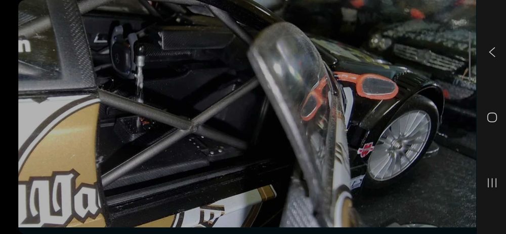 Количка Метална Vodafone AMG-Mercedes 2002 Warsteiner Maisto 1:18 нова