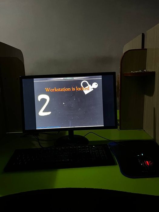 Kompyuter stollari bilan