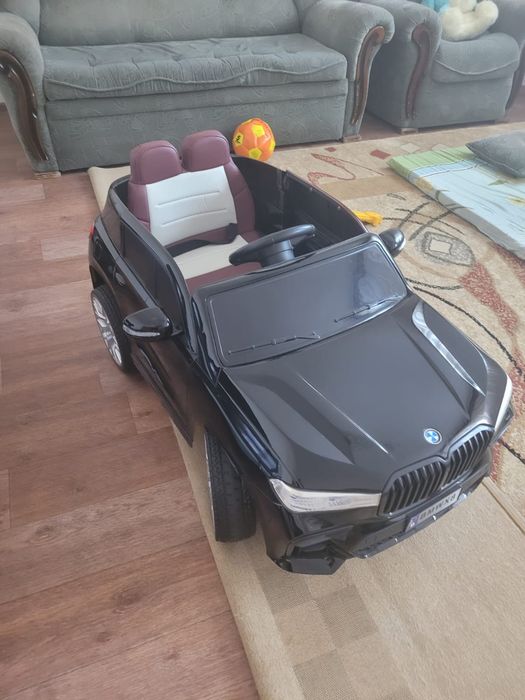 Машина BMW X8 для детей