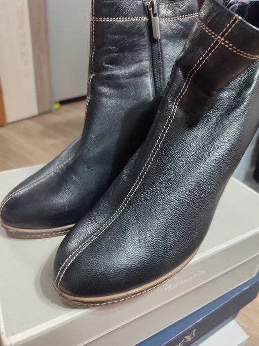 Продам ботинки женские