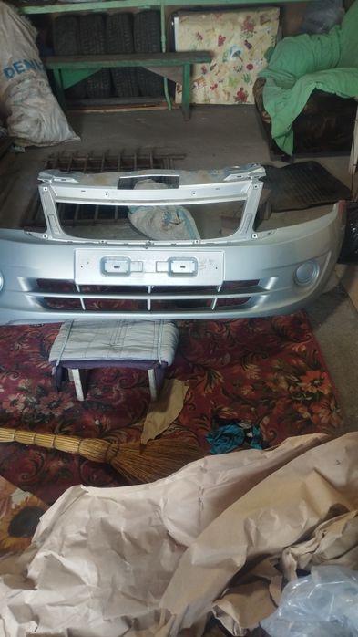 Продам бампер передний на гранту