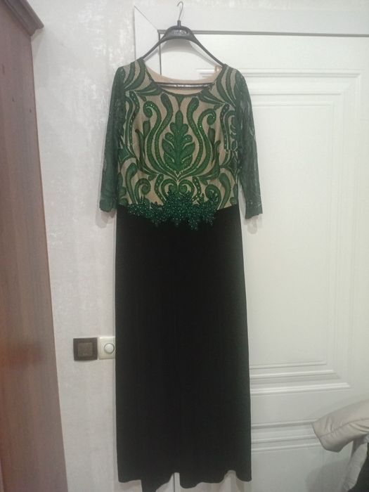 Платье женское ,