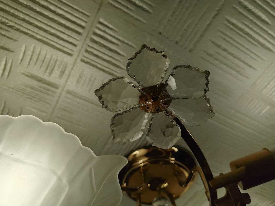 Люстра 4 лампочки