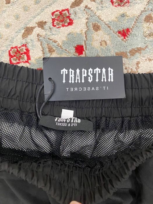 Новые шорты trapstar