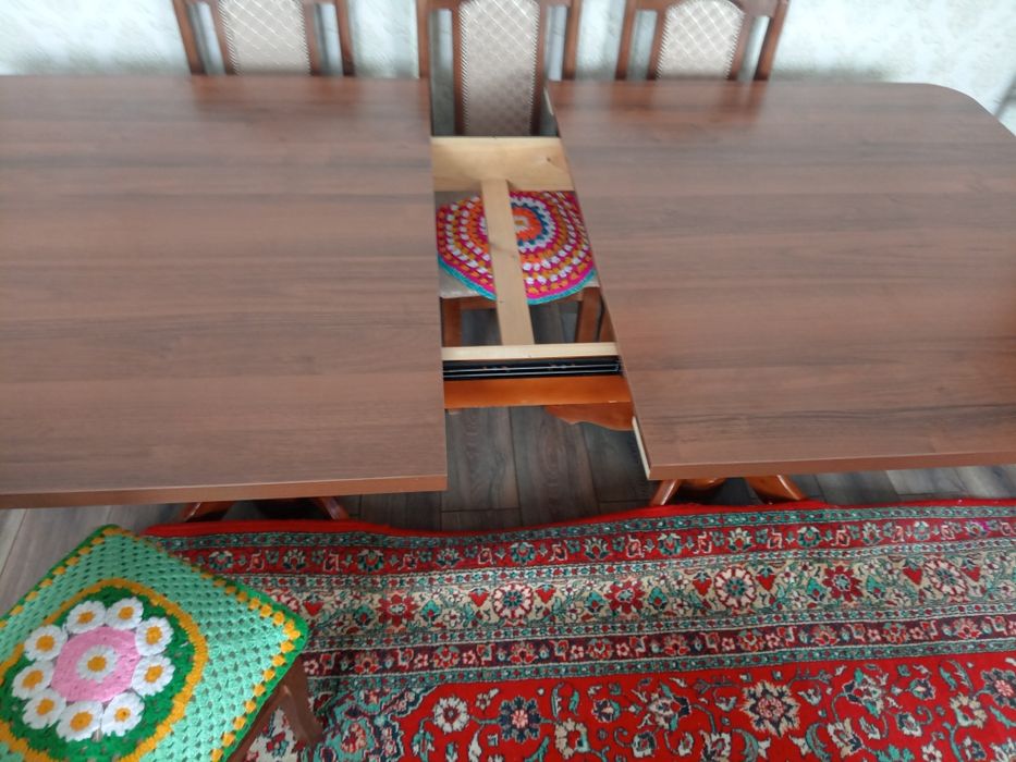 Продам стол 4 мет