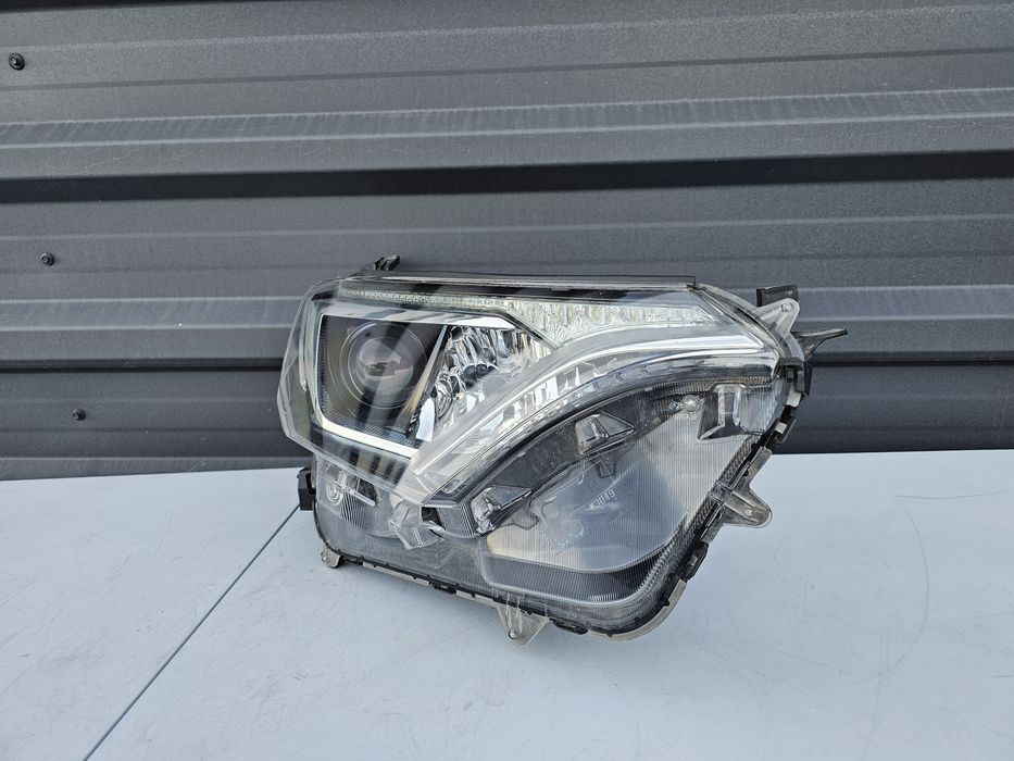Far dreapta cu Led Toyota Rav4