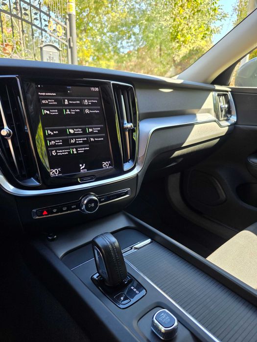 VOLVO V60 2021 — imagine 5
