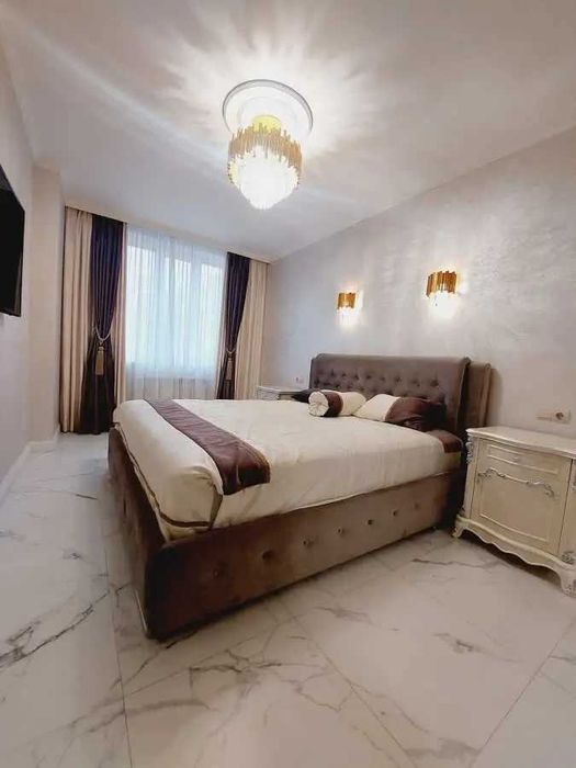 Дава се под наем Двустаен апартамент в София, Център - 63 кв.м за 458.49 € - Снимка #2