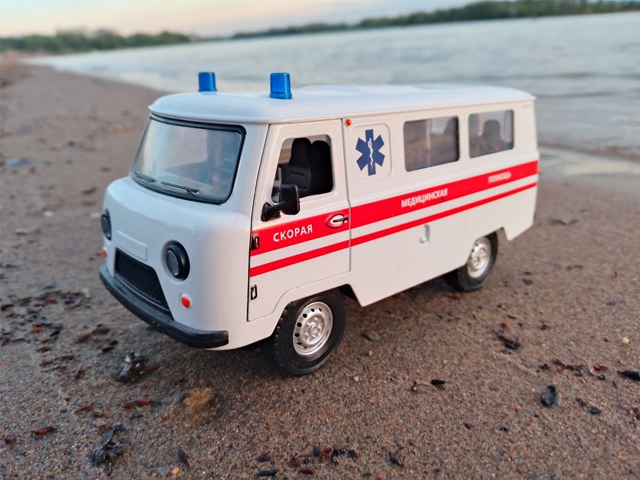 Продам игрушки .