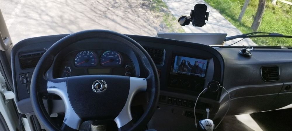 Donfeng furgon 10 t srochna sotiladi